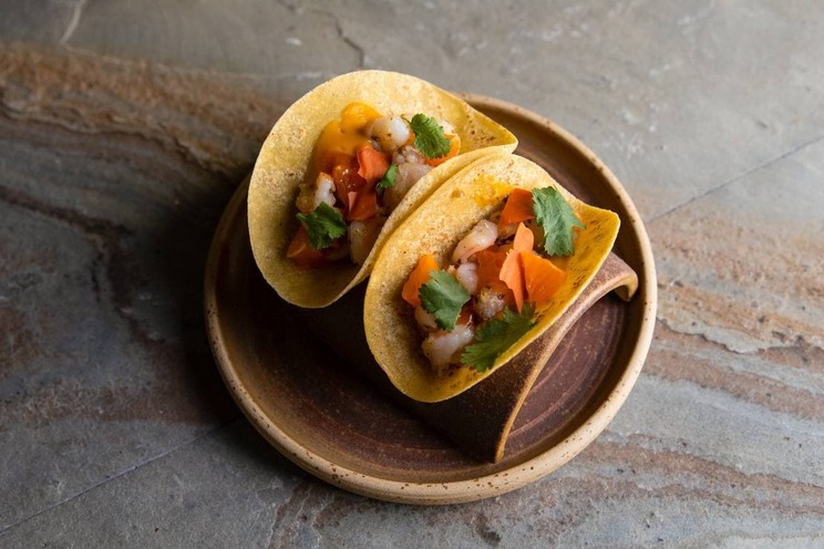 Тако с креветками в ресторане Tacobar, 250 руб.