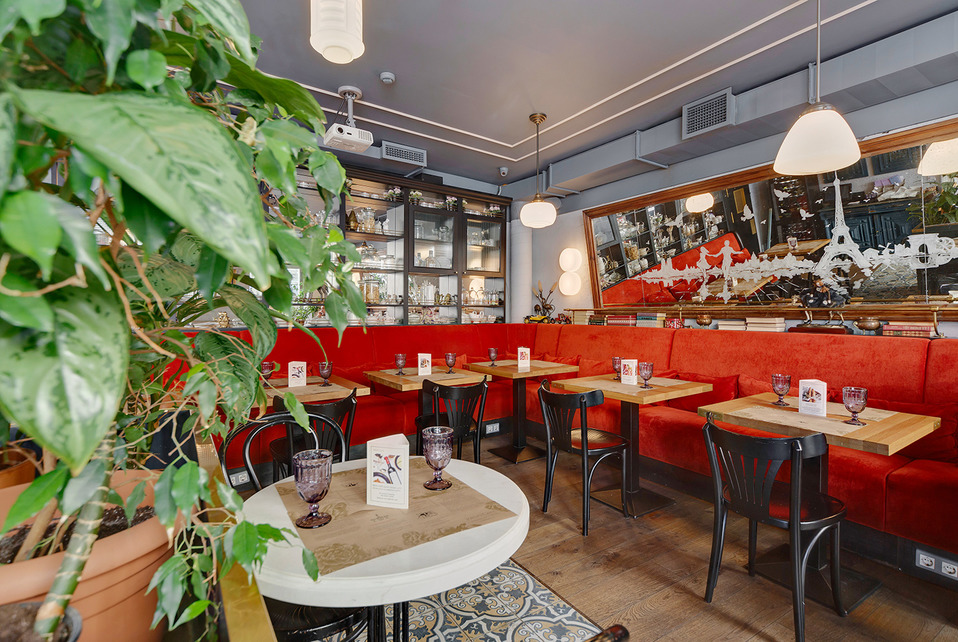 Интерьер Kroo Cafe
